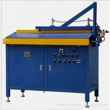 Feeding and testing machine for heating elements